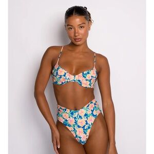 NWT Skatie Katie bathing suit top in Sunflower